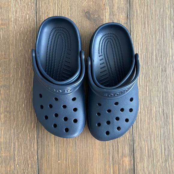 Crocs - Picture 2 of 3